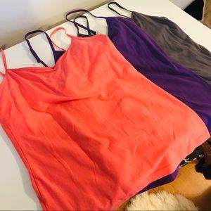 3 v-Neck Camis